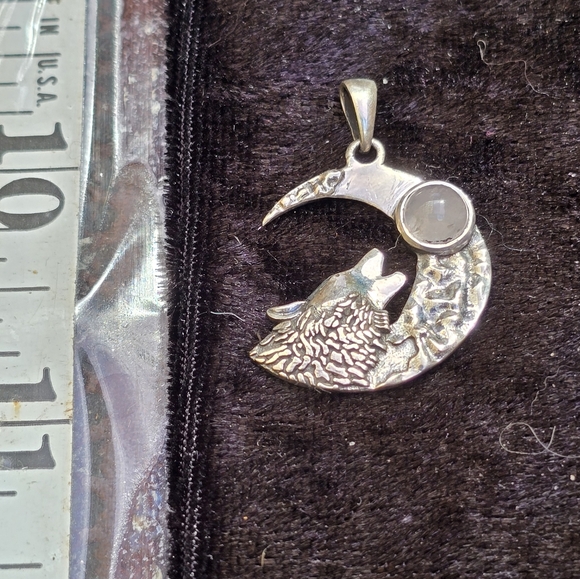 Sterling Silver and Rose Quartz Wolf Pendant - Picture 3 of 3